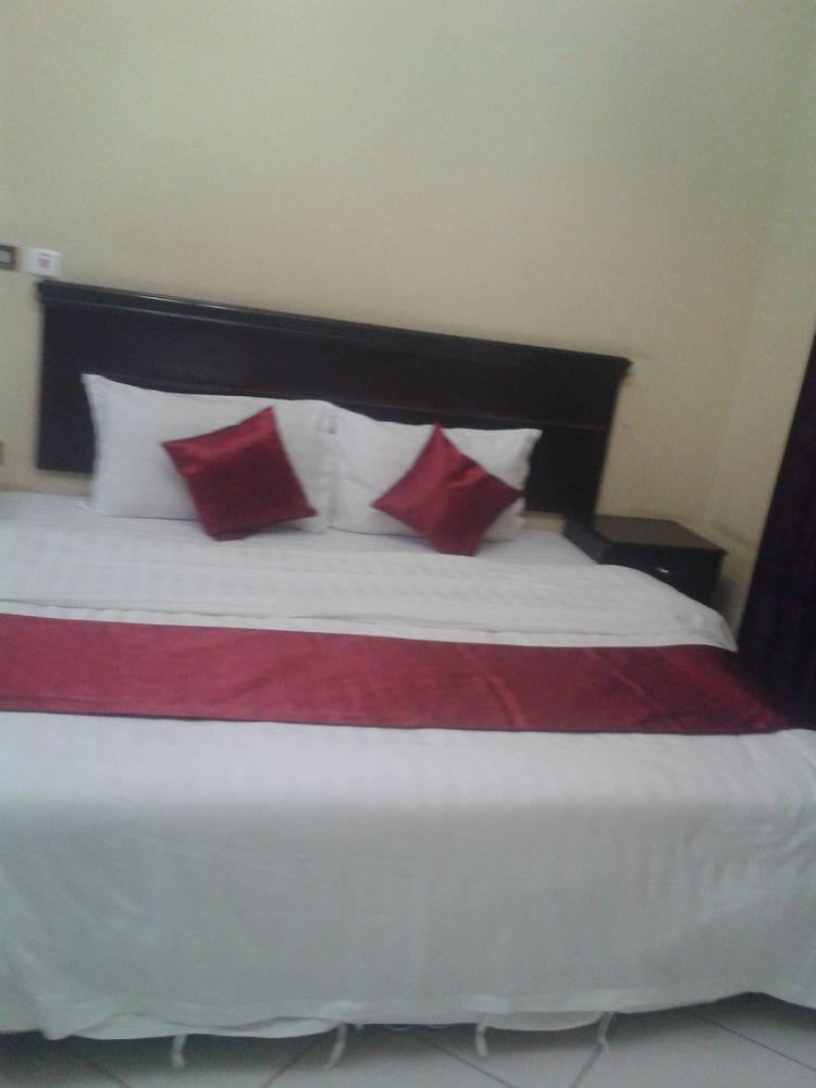 Oyo 277 Al Tamayoz Al Raqi Furnished Units 3 ジェッダ エクステリア 写真
